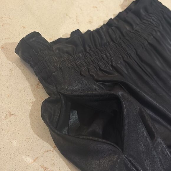 Gianni Bini Annabeth luxe coated paper bag waist joggers SZ Medium - Picture 8 of 14